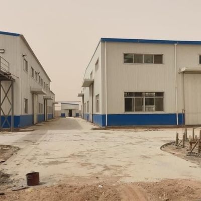 ساختارهای اداری مدرن فولاد که زیبایی شناسی و دوام را برای نیازهای کسب و کار شما ترکیب می کنند