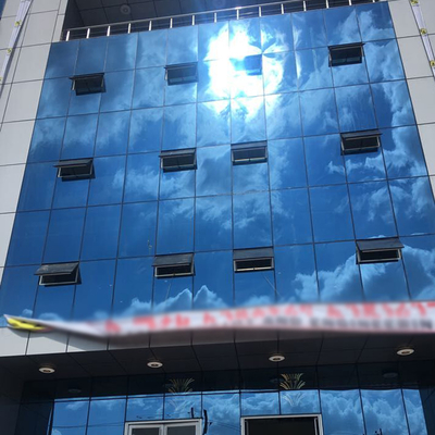 ساختمان کارگاه فولادی 50 ساله با جان پناه 2.3 متری و بار باد 150 کیلومتر در ساعت